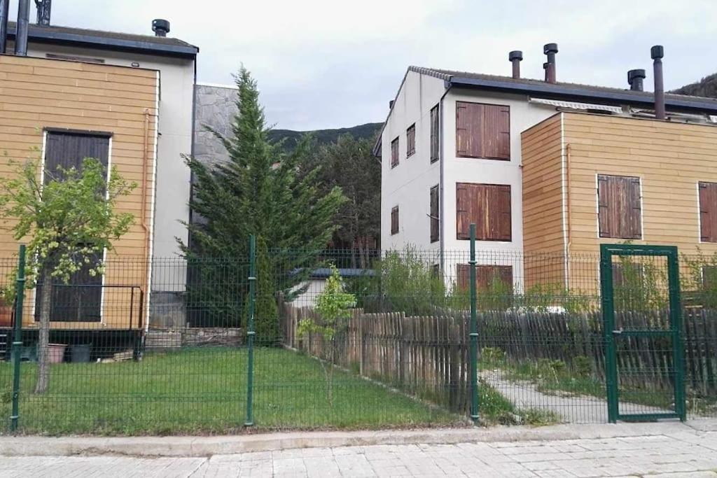 Casa Nora Villanúa Kültér fotó